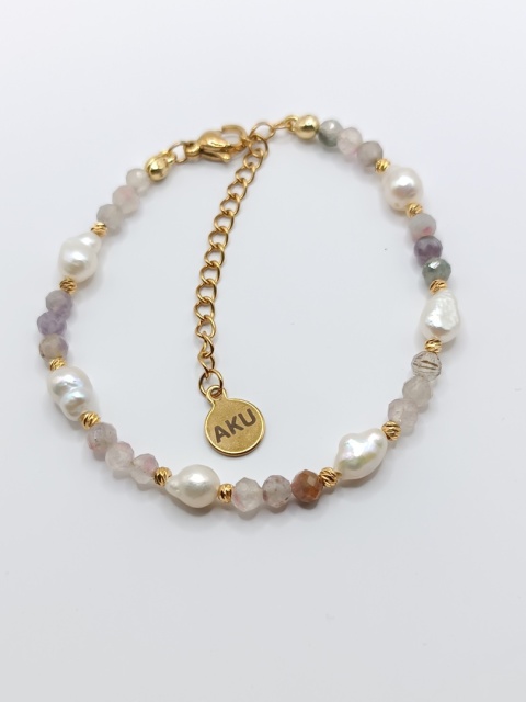 Bransoletka z pereł i kolorowego malachitu