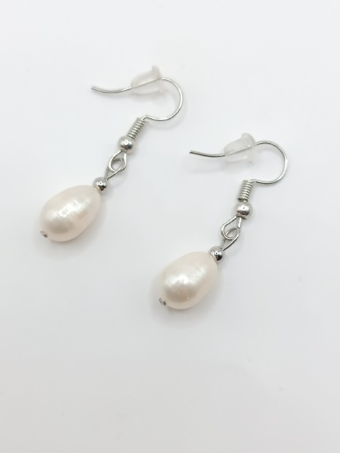Kolczyki z pojedynczej perły