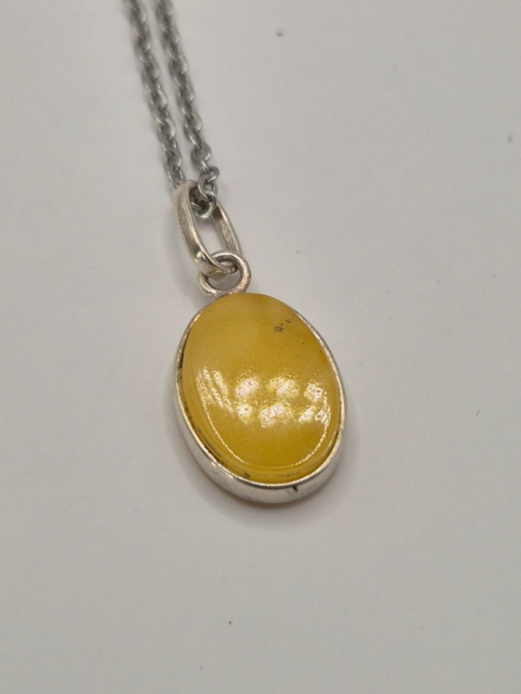 Medalion bursztynowy