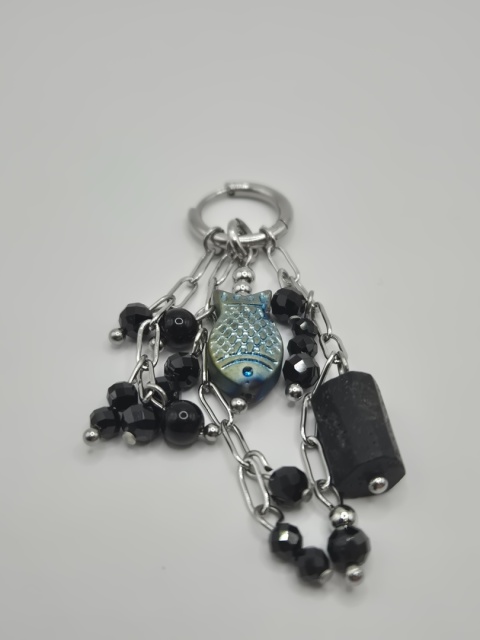 Kolczyki 'rybki' z czarnym turmalinem