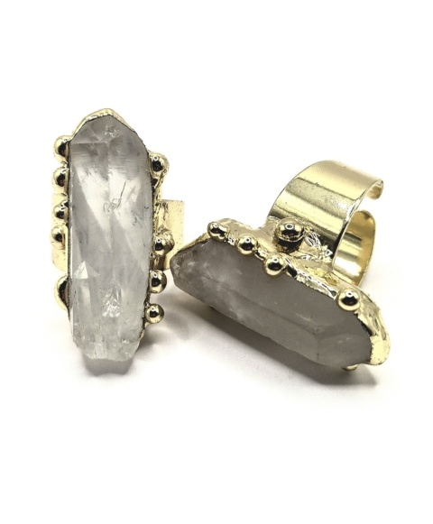 Efektowny pierścionek z naturalnym kryształem górskim w surowej formie