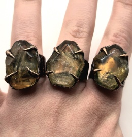 Mocny pierścionek z cytrynu i miedzi