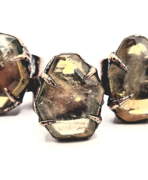 Mocny pierścionek z cytrynu i miedzi