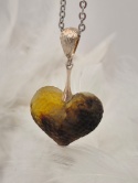 Zwieszka bursztyn szczypany serce