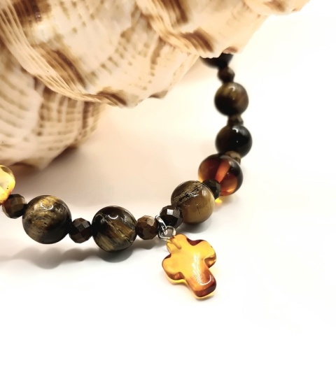 Bransoletka z tygrysiego oka z bursztynowym krzyżem