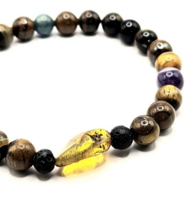 Bransoletka z tygrysiego oka z dodatkiem bursztynu, lapisu lazuli, ametystu, czarnego turmalinu, apatytu i lawy wulkanicznej