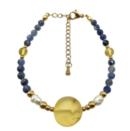 Delikatna, elegancka bransoletka z naturalnego bursztynu, pereł i sodalitu, wykończona złotymi elementami