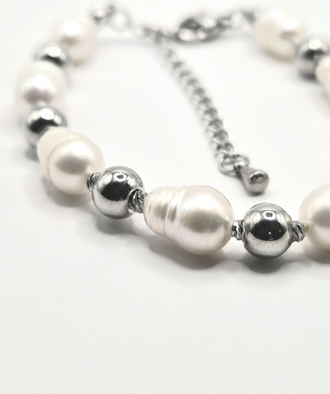 Elegancka bransoletka z naturalnych pereł i stali szlachetnej