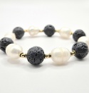 Bransoletka z dużych koralików lawy wulkanicznej i naturalnych pereł