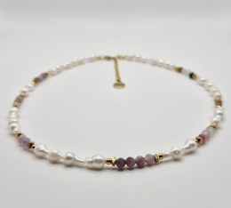 Subtelny naszyjnik z naturalnych pereł i kolorowych turmalinów