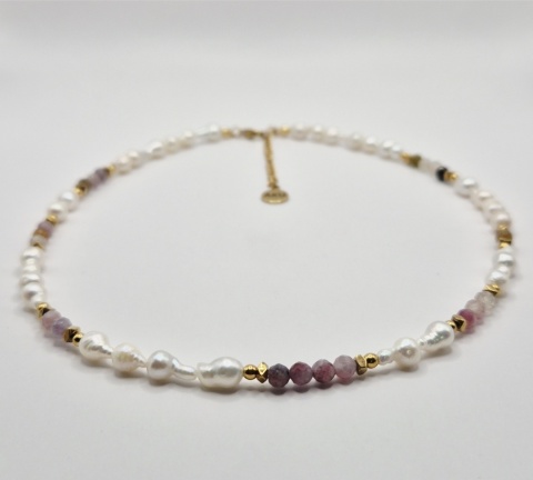 Subtelny naszyjnik z naturalnych pereł i kolorowych turmalinów