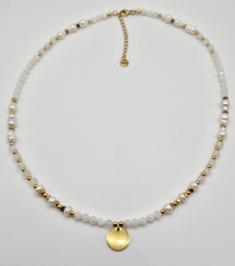 Delikatny naszyjnik z naturalnych pereł i kamienia księżycowego